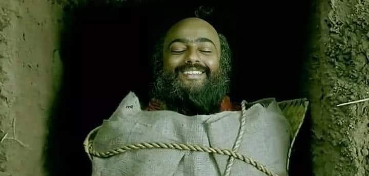 _Tharun_sketch_'s tweet photo. BREAKING NEWS 😔

இன்னும் சற்று நேரத்தில் குள்ளன் ஊடல் அடக்கம் செய்யப்படும் 

#RIPSuriya 
#Kanguva https://t.co/WeboVvd0C9