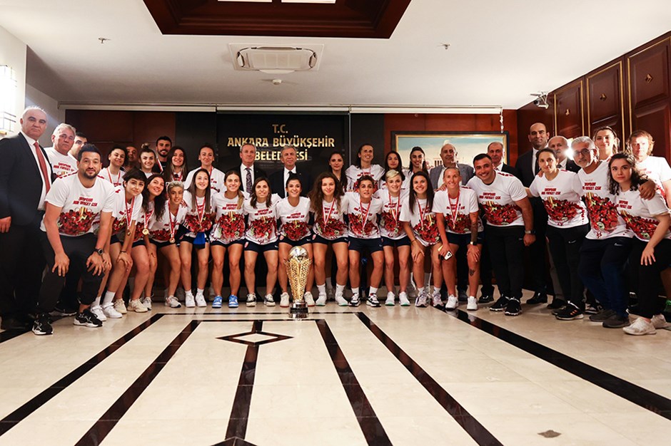 Turkcell Kadın Futbol Süper Ligi'ni şampiyon tamamlayan Ankara Büyükşehir Belediyesi FOMGET'in UEFA Kadınlar Şampiyonlar Ligi 1. eleme turdaki ilk rakibi İzlanda şampiyonu Valur oldu. #ABBFOMGET #UEFAWomensChampionsLeague