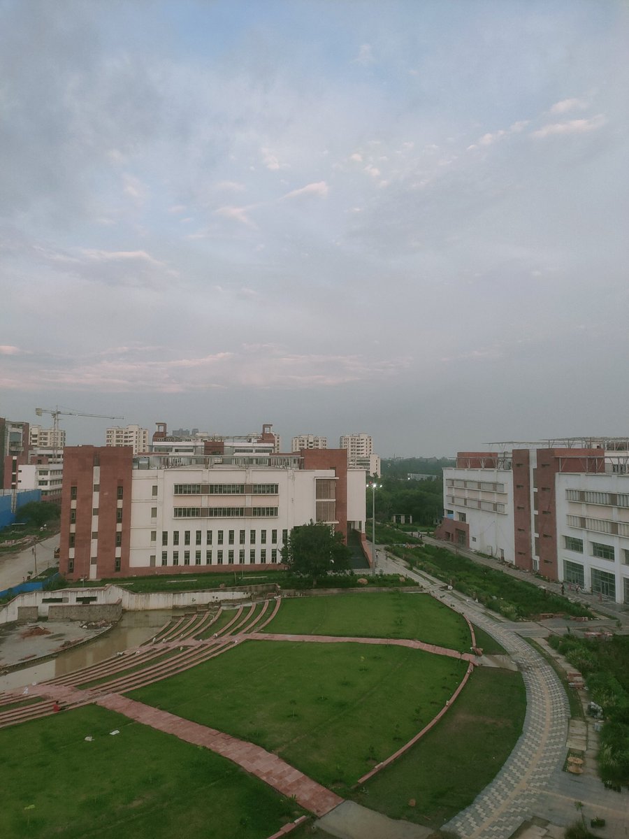 Farjanasau1's tweet photo. Our South Asian university @SouthAsianUni https://t.co/qzEfd4TqrC