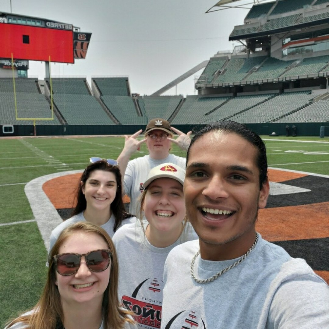 MunozFoundation's tweet photo. You can help us continue the impact! AMF is currently seeking its next class of #AMFInterns. To learn more about the internship opportunities available, visit https://t.co/hC7rqaftD0 and email your resume and cover letter to Claire at cgilmore@munozfoundation.org. https://t.co/oavixLViTc
