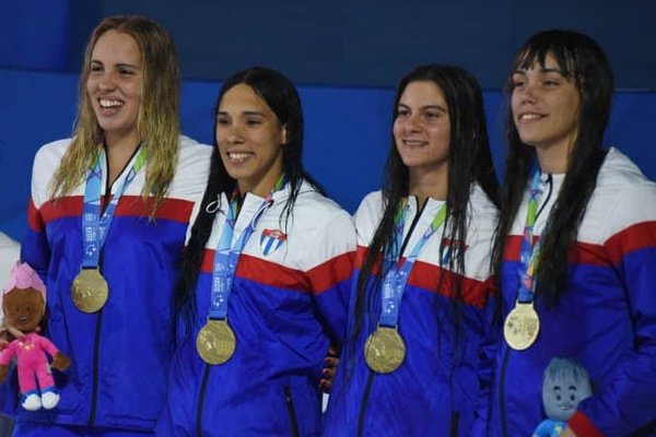 No creo que el Socialismo en #Cuba este impugnado, estás 4 campeonas cantaron el himno con un orgullo tremendo por ser sencillamente cubanas.