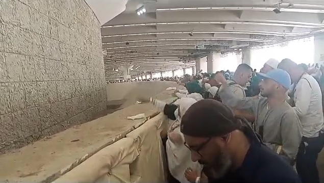 appcsocialmedia's tweet photo. Pilgrims conclude Hajj with stoning ritual 

#APPNews #Hajj2023  @MORAisbOfficial  @ForeignOfficePk 

https://t.co/DgO3rTa8PF via @appcsocialmedia https://t.co/LVeuwwCXcu