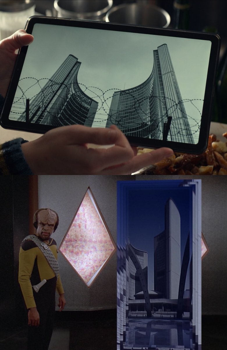 I was waiting almost the whole episode for an appearance of Toronto City Hall in #StarTrekSNW's "Tomorrow and Tomorrow and Tomorrow"⬆️ and was not disappointed! :-) The building is familiar as it appeared as a destination seen through the Iconian gateway in "Conspiracy"⬇️. :-)