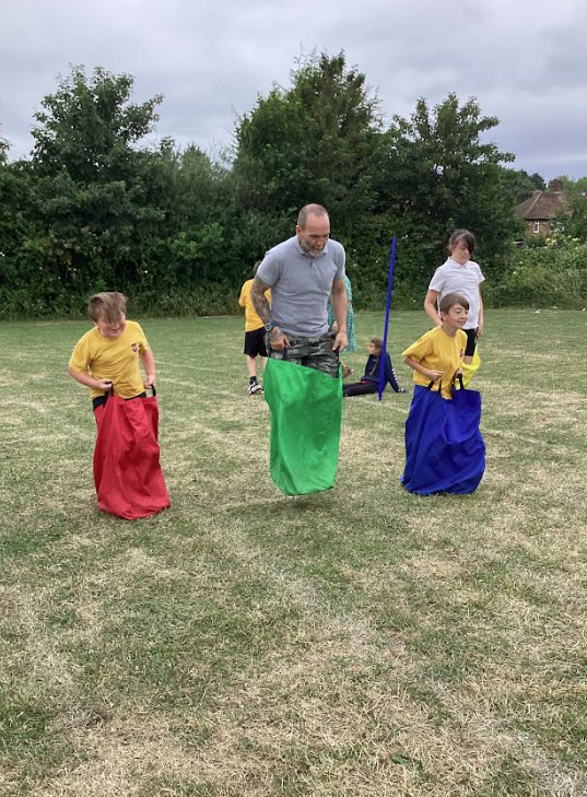 OakEPS's tweet photo. It was a special day today! The EEC got to enjoy sports day with parents as well as say goodbye to some of our year 6 pupils as they transition early to secondary school. We are all proud of how far you have come and wish you all the best! @IPAT_Edu @EEC_Elaine @PrimaryElaine https://t.co/eByoI6CXJI