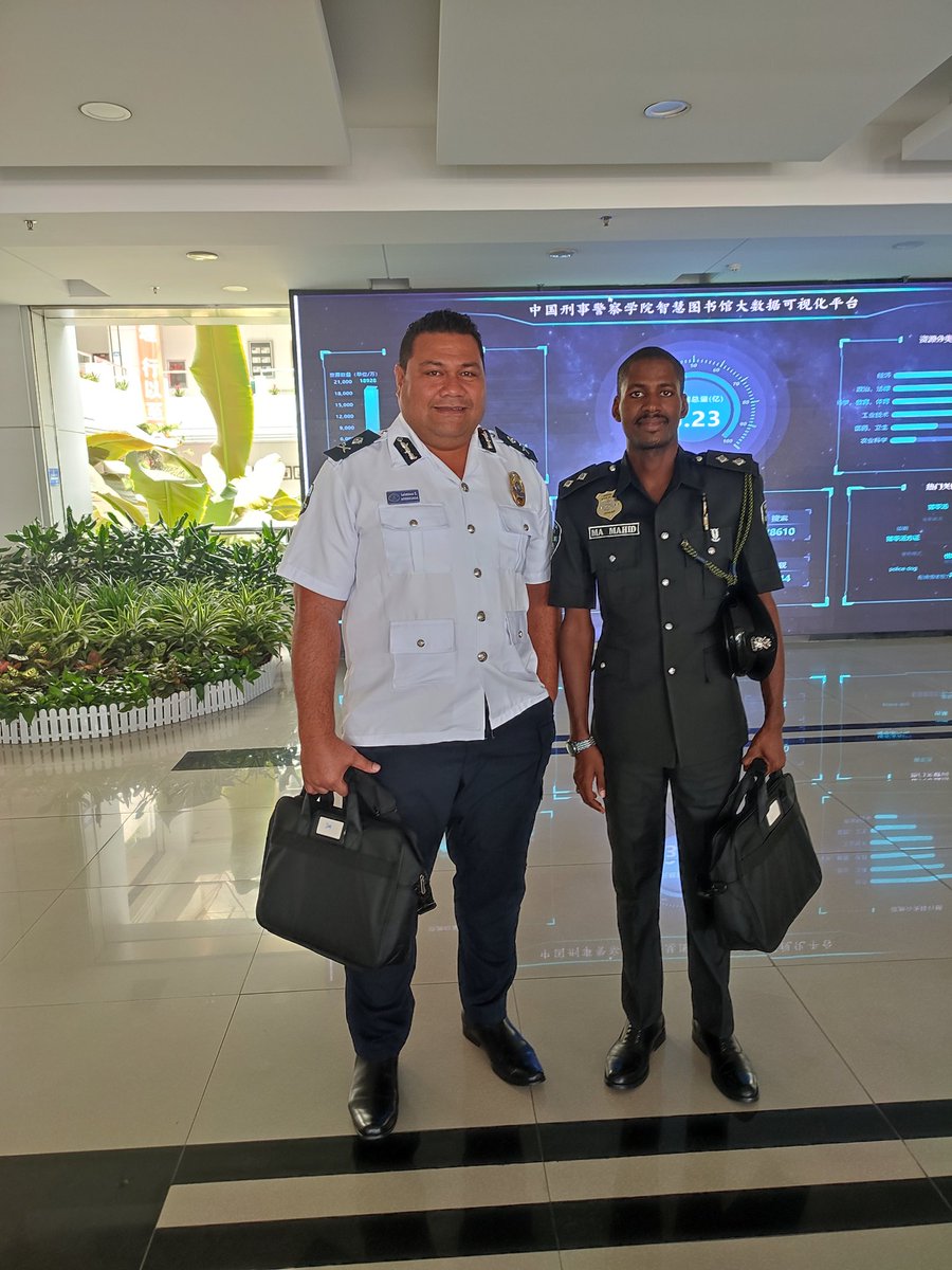 With the Deputy Commissioner of Police of Samoa 🇼🇸  DCP Samuel at China Police University.