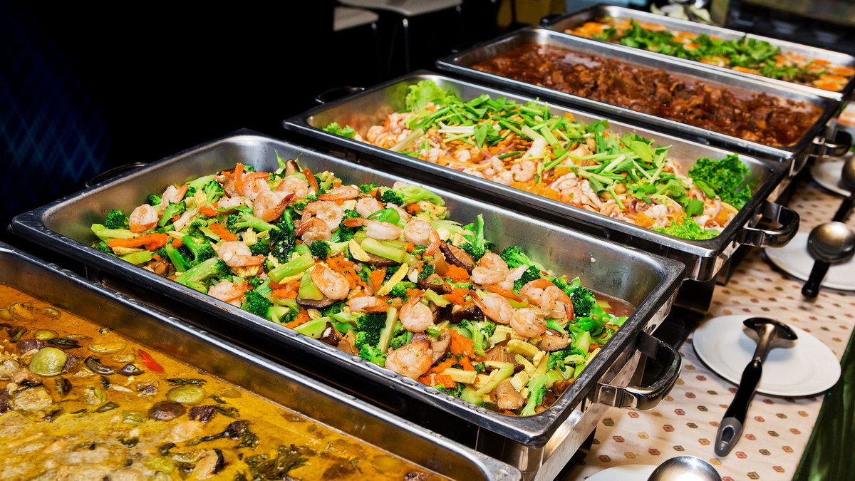 Econlife's tweet image. “Creamed” during the pandemic, the buffet had everything we wanted to avoid. The thought of spooning food from a shared platter made us cringe.

No more. The buffet is back.

An economist can explain why: econlife.com/2023/06/buffet…

#econlife #buffets #MarginalUtility