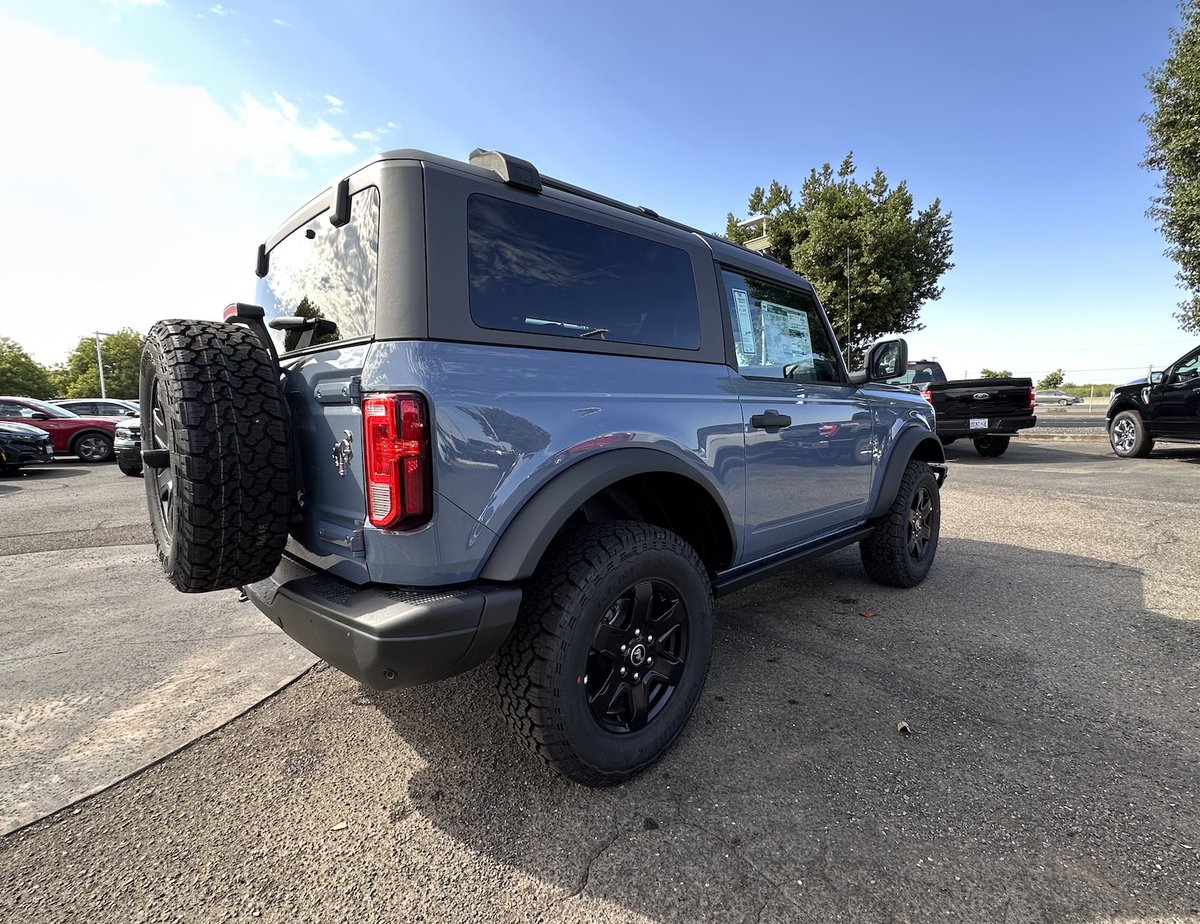 This two-door beast is ready for YOU 🤙

See Johnson for the keys! #Bronco #Ford