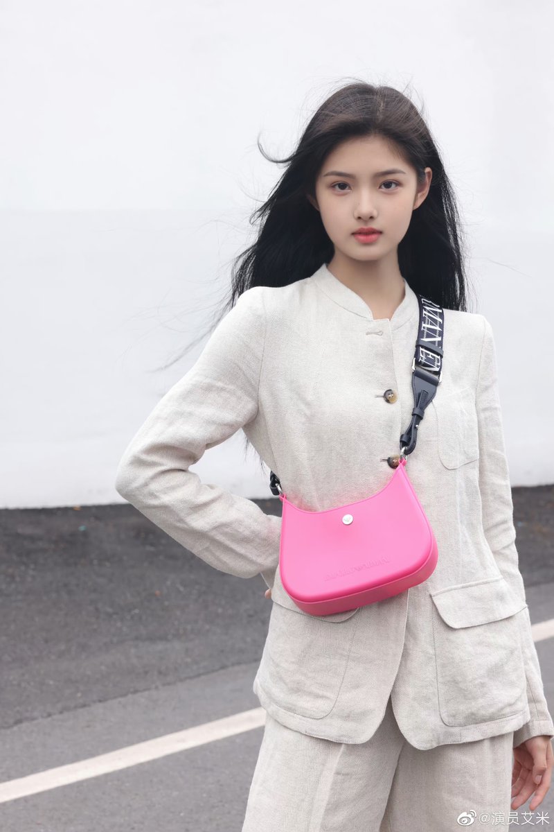 cdrama tweets on Twitter "AiMi shares new snaps"