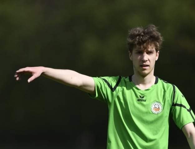 IM INTERVIEW (Folge 25):
JOSUA TEICHMANN

Josua Teichmann wechselte als D-Junior vom Ludwigsfelder FC zu Concordia. Im Jahrgang 2003 entwickelte er sich schnell zum Spielmacher und Abwehrorganisator. Inzwischen ist er im Erwachsenenteam angekommen [...]

concordia-nowawes.de/home/im-interv…