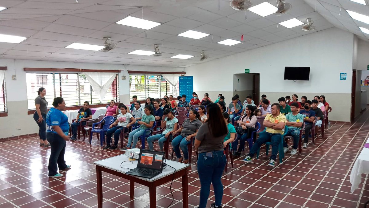 aldeassosSV's tweet image. 📝¡Un Proyecto de Vida te ayuda a descubrir tu potencial y a alcanzar tus sueños! En San Miguel, elaboramos y planificamos #ProyectosDeVida con las y los participantes de nuestros programas de Jóvenes Becados, Atención en Familias Directas y Hogares Especializados. 💪🎯