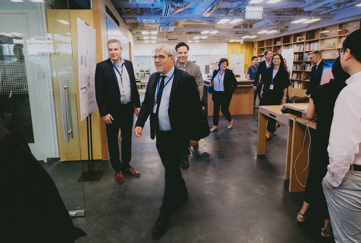 urbanjoshvargas's tweet photo. The Swiss National Council visited @SEC_ETH this week, and I had the unique honour of demonstrating the @_urscape planning support tool developed by @_FCL to @MajaRiniker and other members of @ParlCH who stopped by.

Thank you for your support of @ETH's research impact worldwide! https://t.co/4Bhd5rqPHI