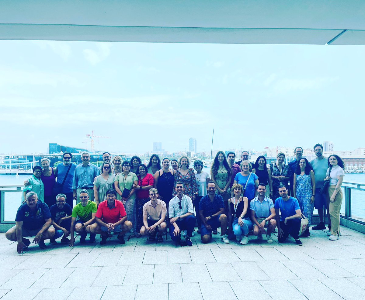 Finalitzem el primer curs, primera graduació, activitats, sortides, pràctiques en empreses i moltes ganes i passió per la docència. Tot això ho fa possible aquest gran equip de professorat. Molt bon estiu!! @portdebarcelona <a href="/consorciedubcn/">Consorci d'Educació</a> <a href="/educaciocat/">Educació</a> #connectedtochange