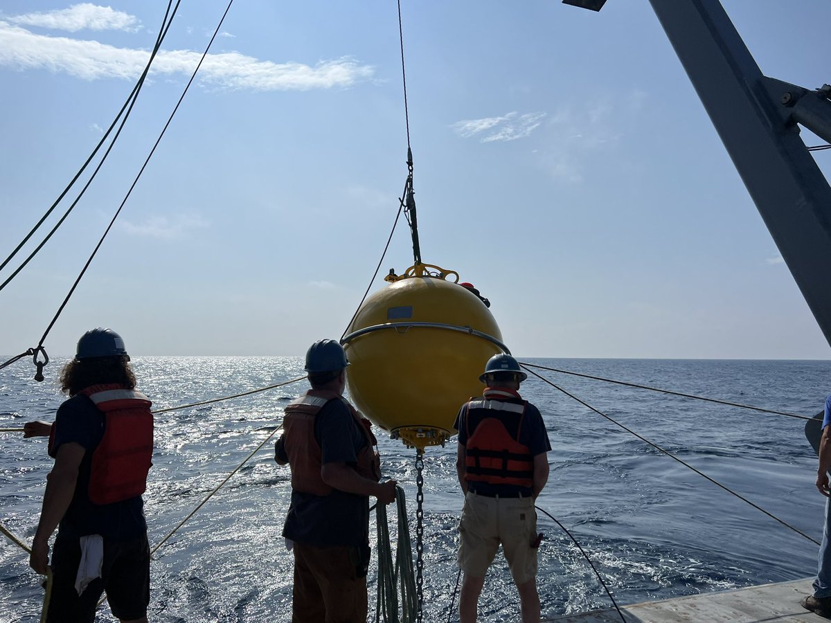 WokilBam21's tweet photo. Recovered a deep mooring sediment trap @1000 m and deployed another sediment trap! #science #inthenameofscience #research #researchwork #ocean https://t.co/QFd3MdVd37