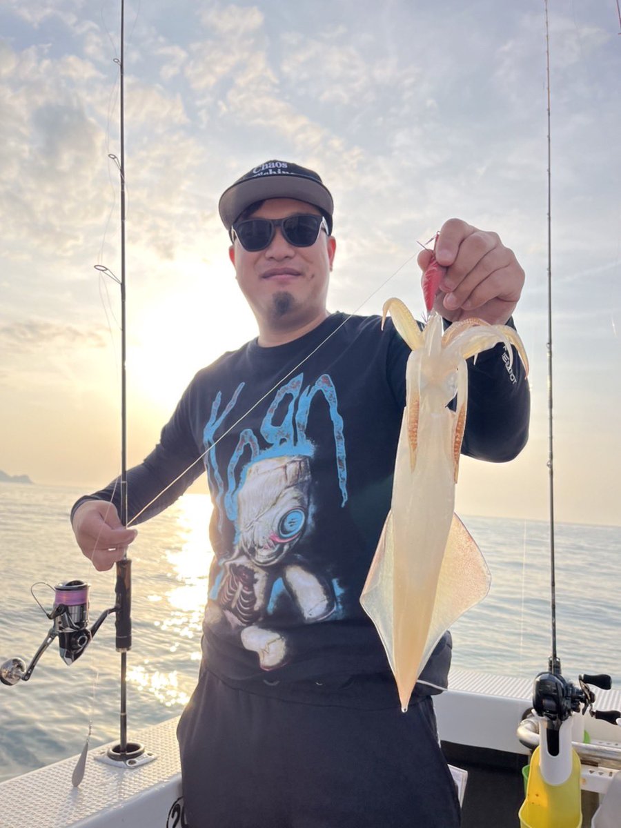 NabakariU's tweet photo. みんなで浅茂川でイカイカイカイカイカイカ！楽しかったな🦑 #イカメタル #オモリグ #ケンサキイカ https://t.co/MJynLHqzdQ