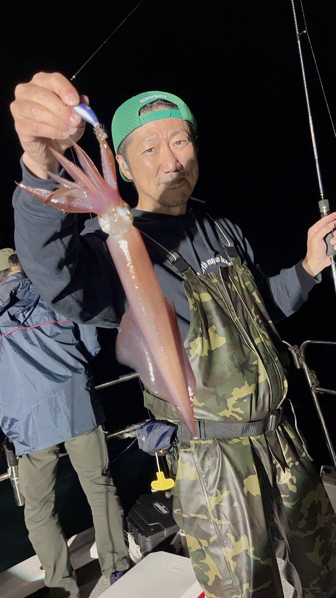 NabakariU's tweet photo. みんなで浅茂川でイカイカイカイカイカイカ！楽しかったな🦑 #イカメタル #オモリグ #ケンサキイカ https://t.co/MJynLHqzdQ