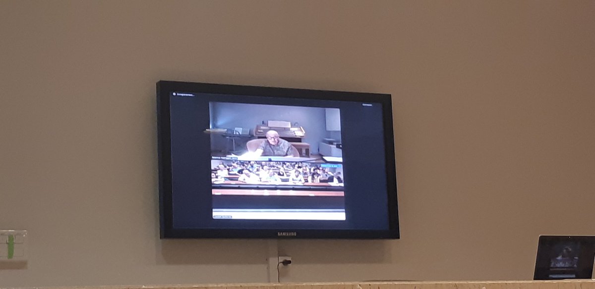 CMorzadec's tweet photo. "Vouloir que les choses soient nouvelles est un vœu ancien"
Truculente intervention de Daniel Hameline pour clore le colloque sur les héritages de l'éducation nouvelle organisé par le #CUIP https://t.co/LUCjhmTH5k