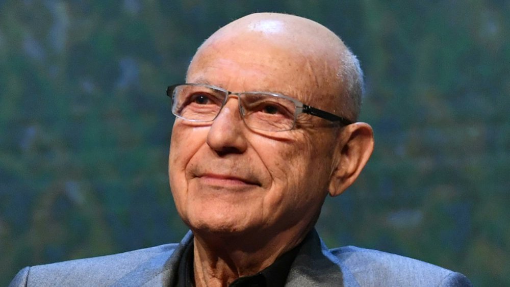 Phil_Lewis_'s tweet photo. NEW YORK (AP) — Alan Arkin, Oscar-winning 'Little Miss Sunshine' actor who deftly handled comedic and dramatic roles, dies at 89. https://t.co/Vdn1rS0LUo