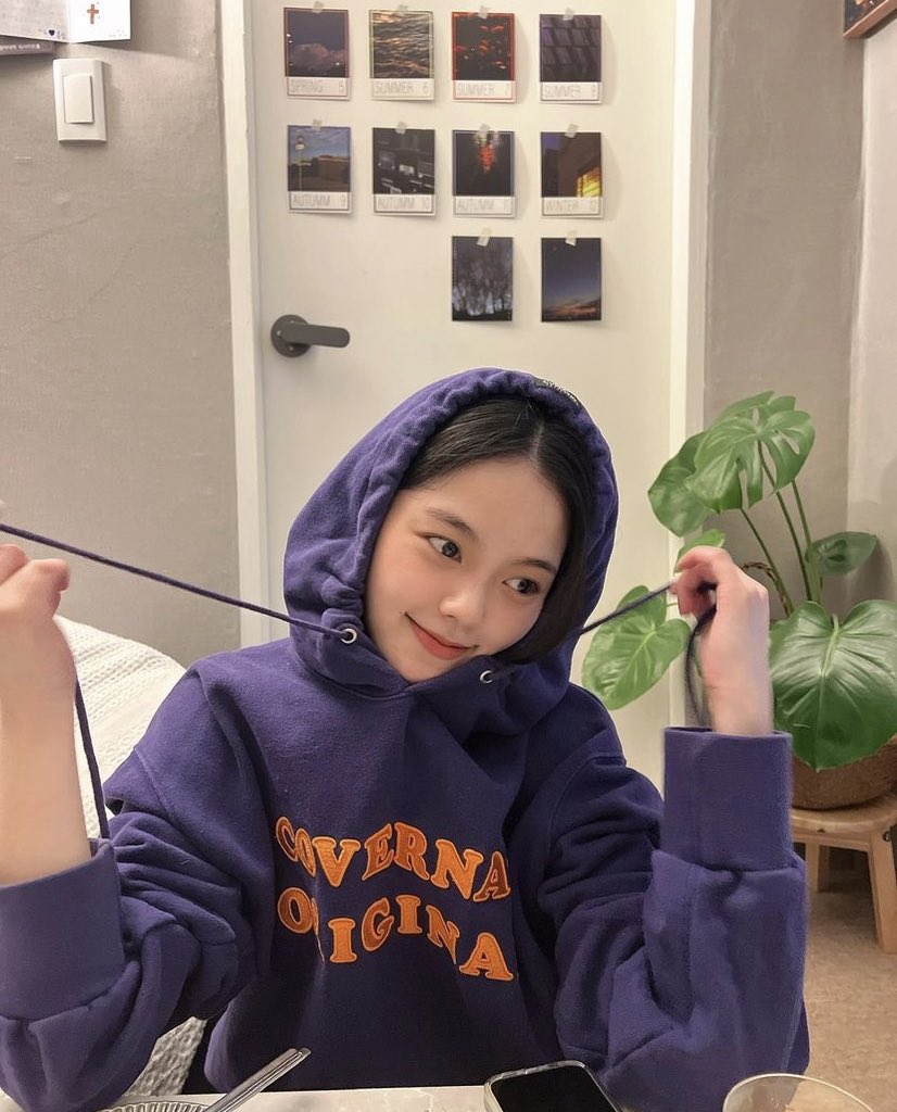 yoohyeinOO's tweet photo. 💟 https://t.co/cNSWogMv3j