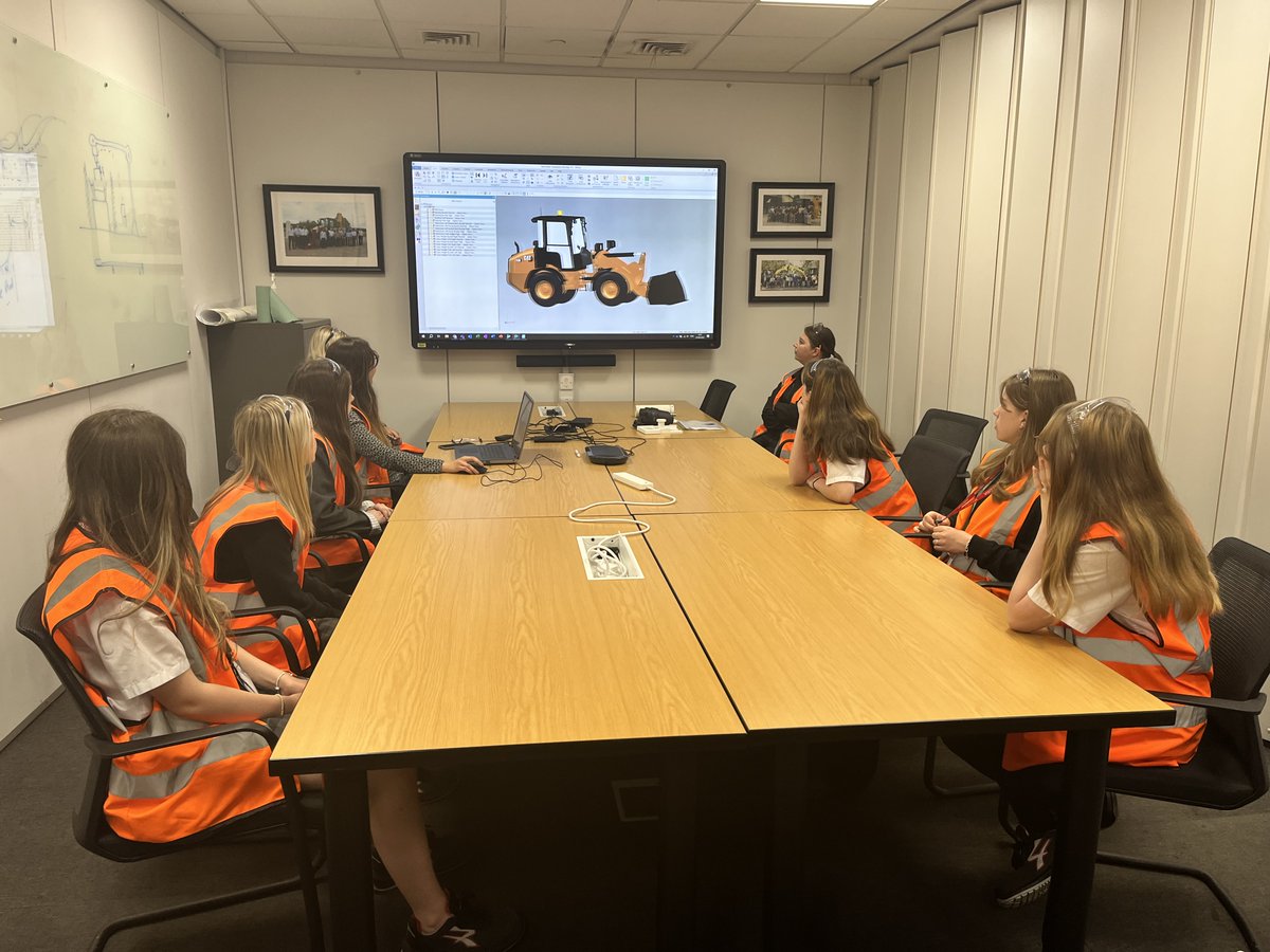 Our female engineering students got a taste of life in industry - including a dose of virtual reality - thanks to @CaterpillarInc 👷‍♀️ 

The visit was held to mark #INWED23 - and was a perfect way to show our students that #AnythingisPossible!
