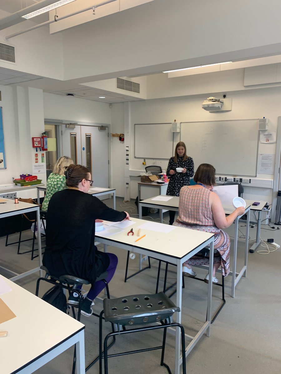 BrecklandSci's tweet photo. We had a wonderful time with @DrNicSwann from @Lascells who delivered a fun and fascinating workshop with Lee &amp; Sarah @BrecklandSci 
Thanks Nic 😁
#SciTechConf https://t.co/IXsArZ92mD