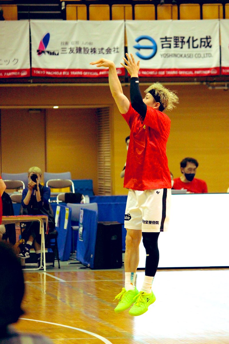 natsuking88a's tweet image. 2022-23シーズン最終日。
毎週本当に楽しかったな。
本当に良いチームだったな。

またいつかブロンコスの選手に会えますように。

 #さいたまブロンコス
 #Number44
@saitamabroncos