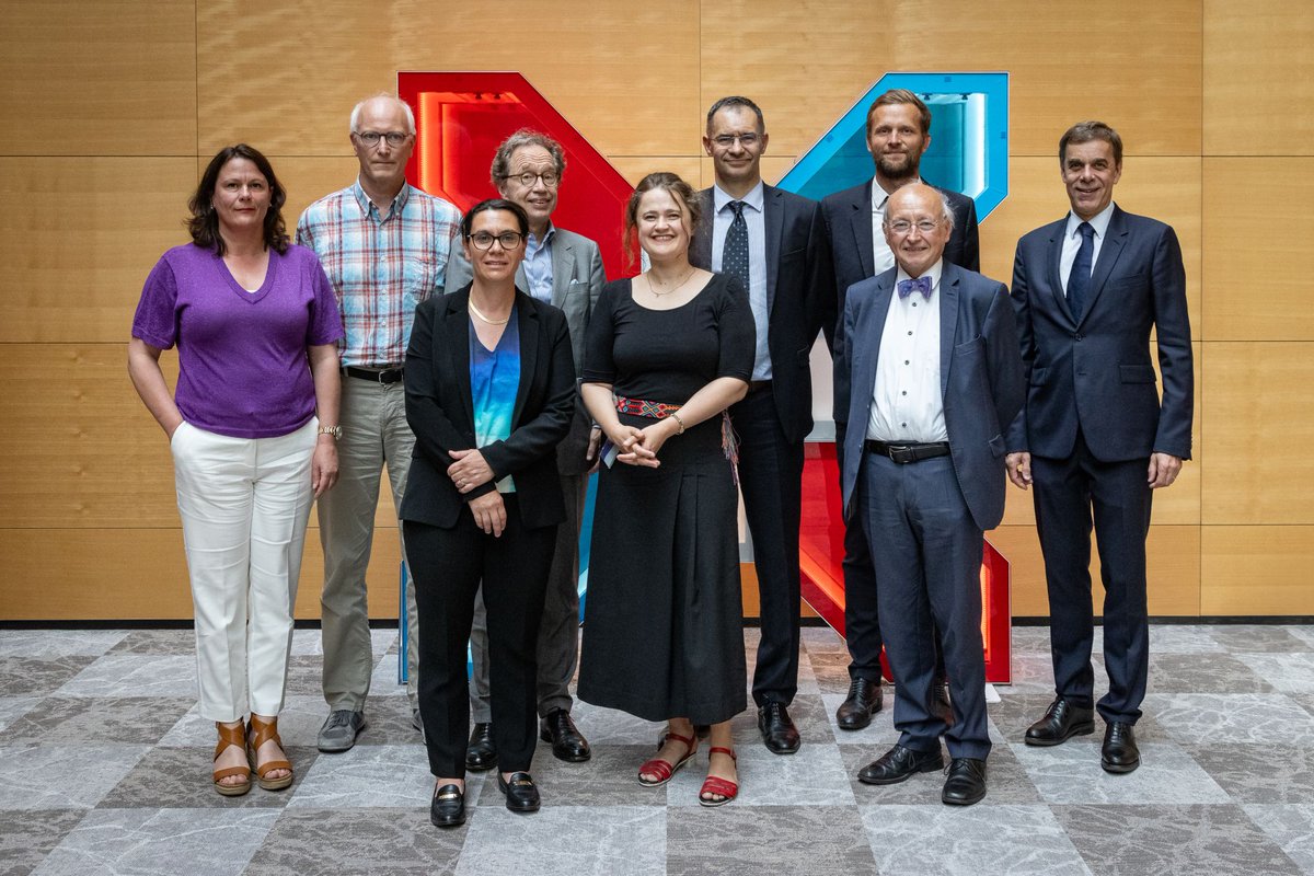 29.06.23: Petit sommaire de la participation de Denis Philippe lors d'une conférence dédiée à la nouvelle législation nationale en matière d’arbitrage co-organisé par Luxembourg Arbitration Center de la Chambre de Commerce!
Lien du Powerpoint ci-contre: urlz.fr/mxhl