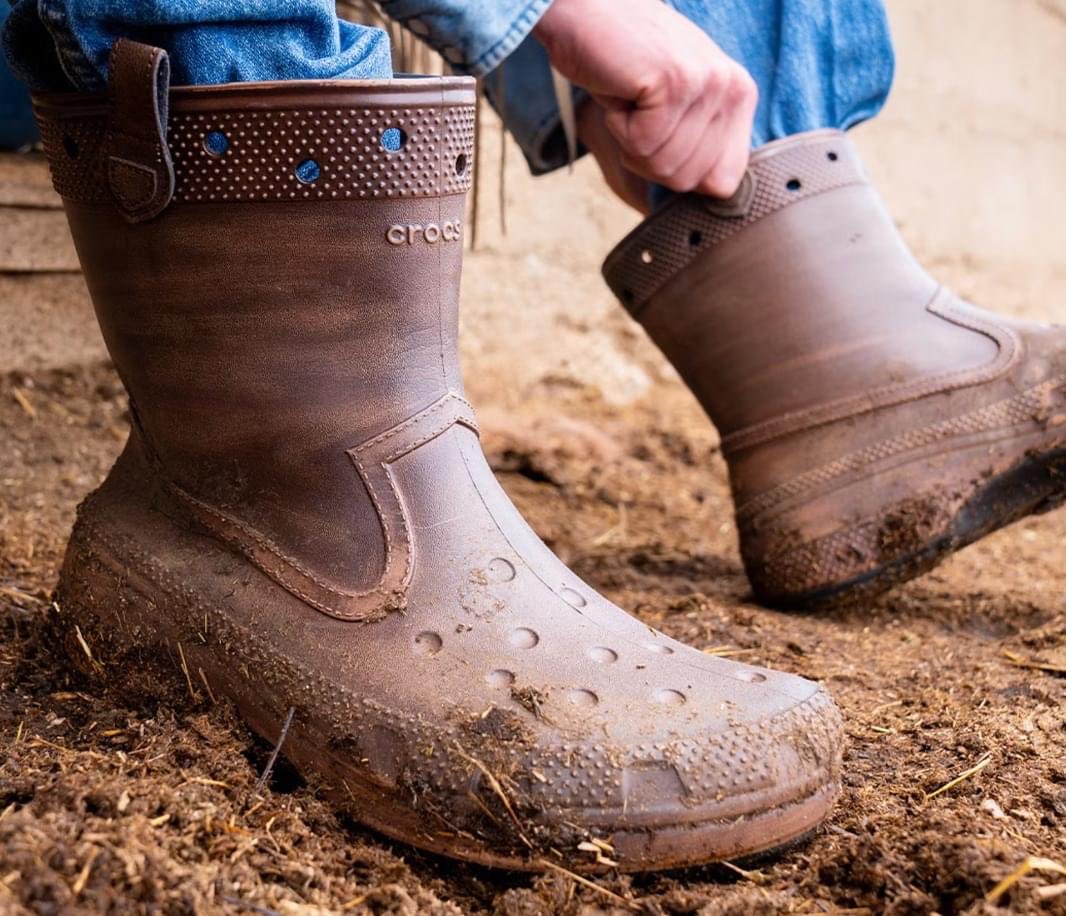 MerGarza's tweet photo. Ah perro, traes las crocs vaquero. 🤠 https://t.co/w3oewe06Em