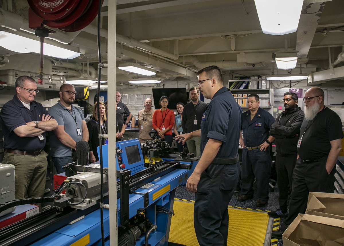 #USSGeorgeHWBush welcomed aboard @USFleetForces Chaplain Capt. Brian Stamm and @amazon industry leaders where #TeamAvenger demonstrated first hand why we are best team in the @USNavy! 💪 🥇 #CAVU #FreedomAtWork