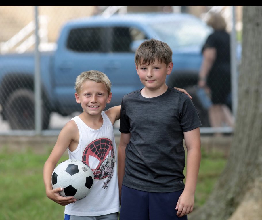 FJ_Soccer27's tweet image. Thank you campers for another great week of FJ Soccer Camp!See you next year!Have a great and safe summer!
#YahooBlue 🔴🔵⚽️