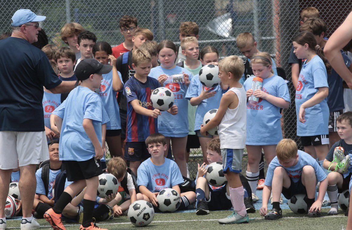 FJ_Soccer27's tweet image. Thank you campers for another great week of FJ Soccer Camp!See you next year!Have a great and safe summer!
#YahooBlue 🔴🔵⚽️