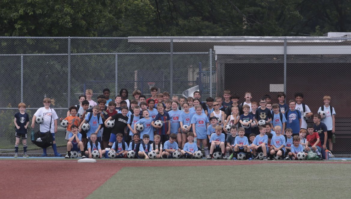 FJ_Soccer27's tweet image. Thank you campers for another great week of FJ Soccer Camp!See you next year!Have a great and safe summer!
#YahooBlue 🔴🔵⚽️