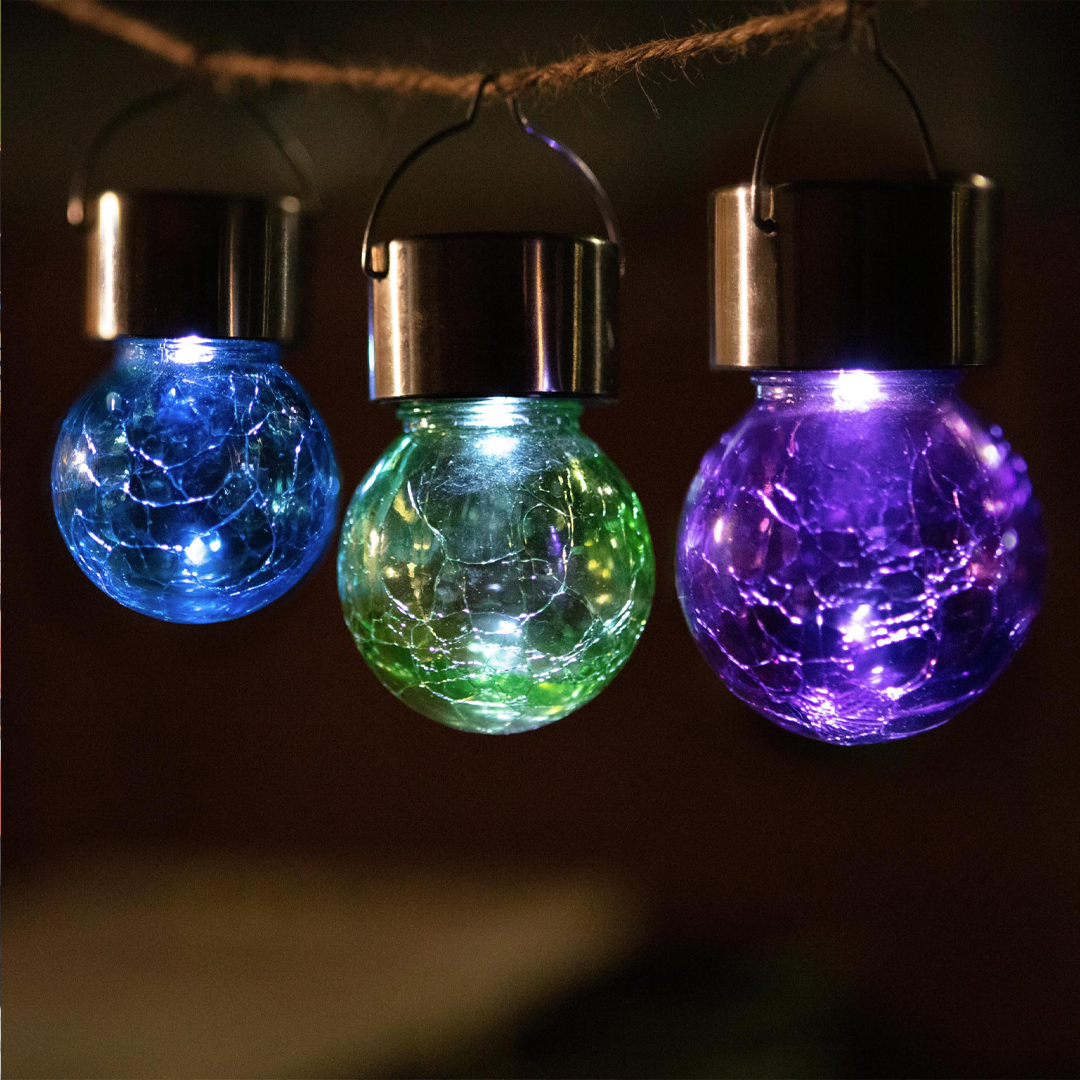 Rainbow lights to brighten your summer nights! 🌈✨

Bring a pop of colour to your summer evenings with our solar powered crackle light bulbs!

SHOP THE FULL RANGE: bit.ly/45NNDx9