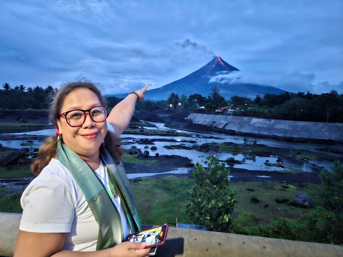 The majestic Mayon Volcano #wheninalbay #alertlevel3 #mayon