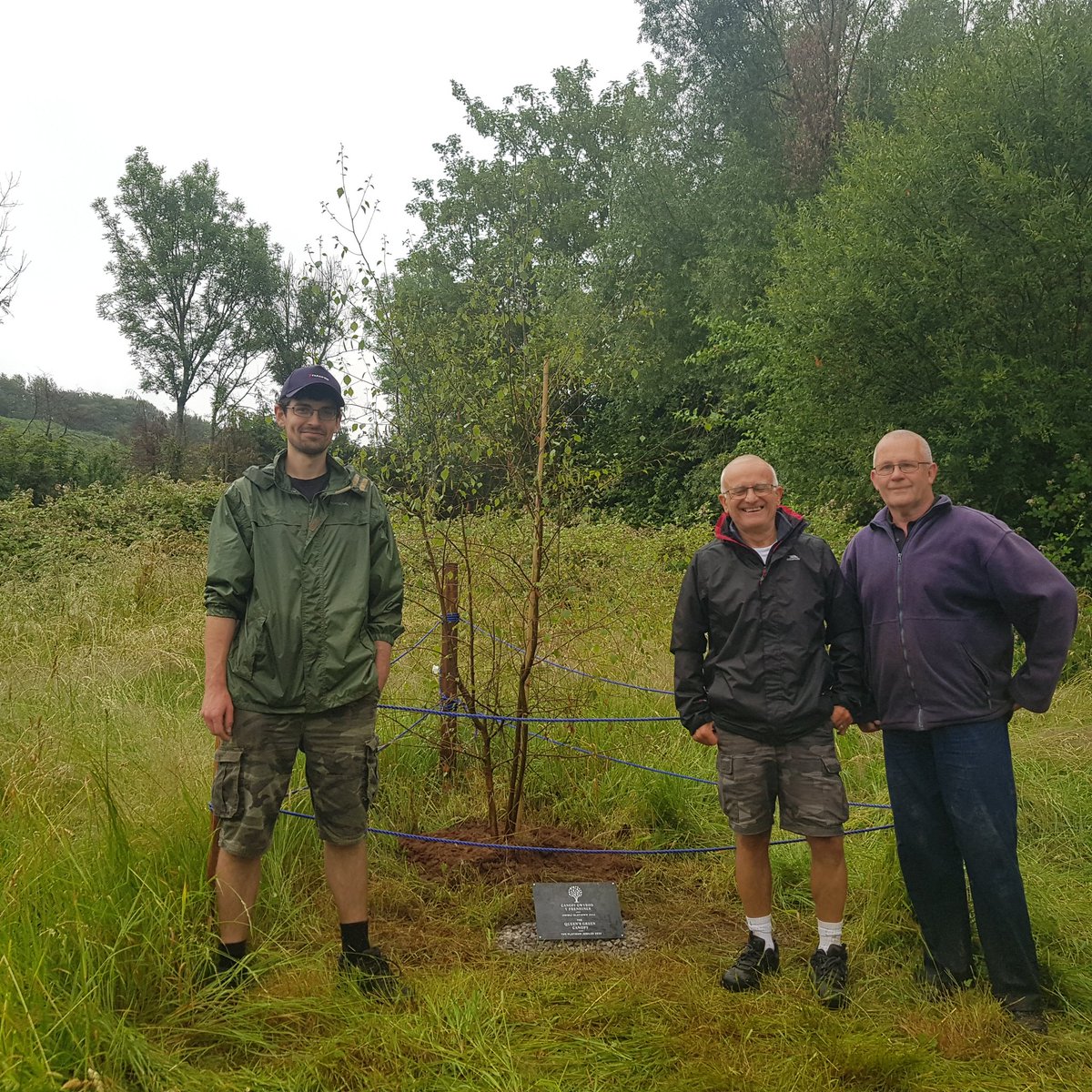 I started #volunteering here in 2008, set up the group in 2010, got £60k in grants (+£30k indirectly) & with over 12k vol hrs organised on site, my gloves are hung up today. The old guard installed our #treeoftrees plaque today, awarded to us by the late #Queen as a last hurrah.