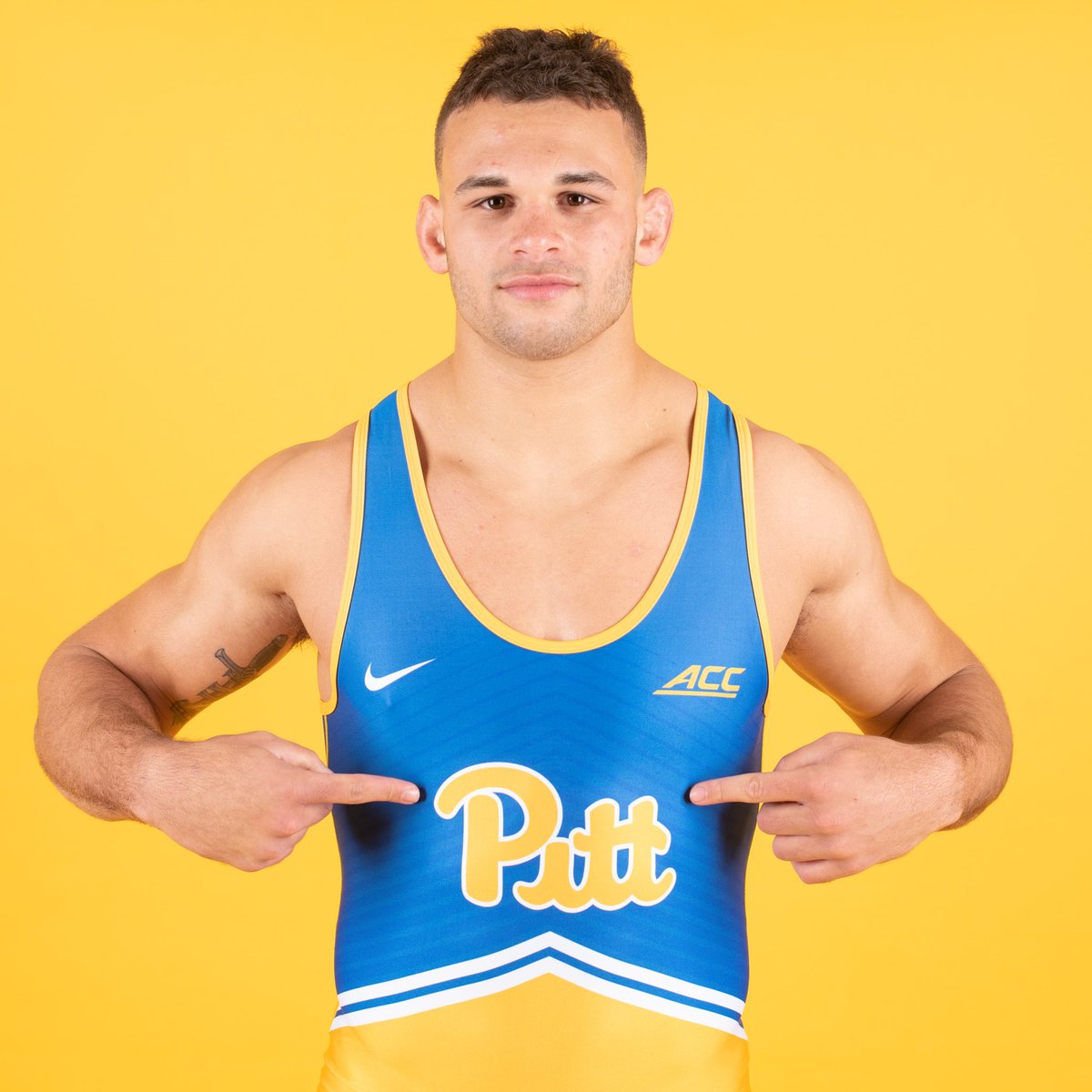 Pitt_WRES's tweet photo. Redshirted and ready for 2023-24 ✅

@Maclanestout1 🤝 @daytonpitzer 

This 197-285 freshman combo 👀

Excited to watch these WPIAL wizards continue to make Pittsburgh proud 👏 

#H2P » #PINZBURGH https://t.co/0MjRSmWlJV