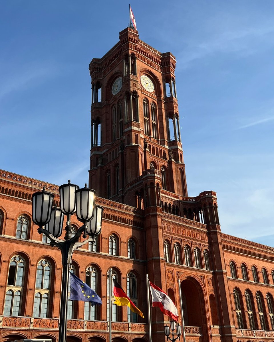 visitberlin's tweet photo. Did you know that the Red Town Hall served as the filming location for the #Berlin cult series 'Babylon Berlin'?👀

#visitBerlin https://t.co/OHaIMNBFNT