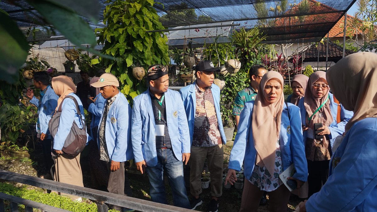 BRMPBali's tweet photo. Selasa, 20 Juni 2023

Mahasiswa Pasca Sarjana Universitas Islam Makassar Kunjungi BSIP Bali. Tujuannya untuk mempelajari mengenai program-program pertanian yang ada di BSIP Bali.

#Kementan
#BSIPBali
#UniversitasIslamMakasar https://t.co/9I891k7X7v