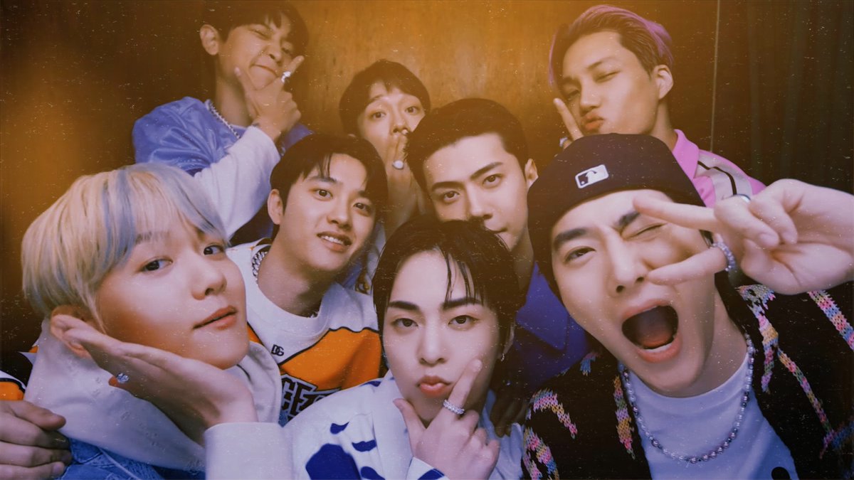 ekszoh's tweet photo. MY EXO BABIES HAVING FUN ♡
#HearMeOutbyEXO https://t.co/UibWDgvhix