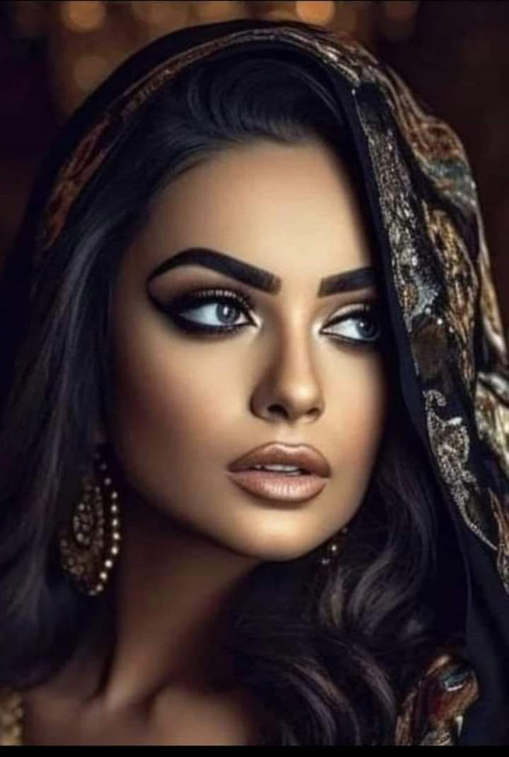 هل تعرف أجمل ما في القلوب المحطمة؟ 
أنها تتحطم بالفعل مرة واحدة فقط وكل ما يحل بها بعدئذ مجرد خدوش....💔