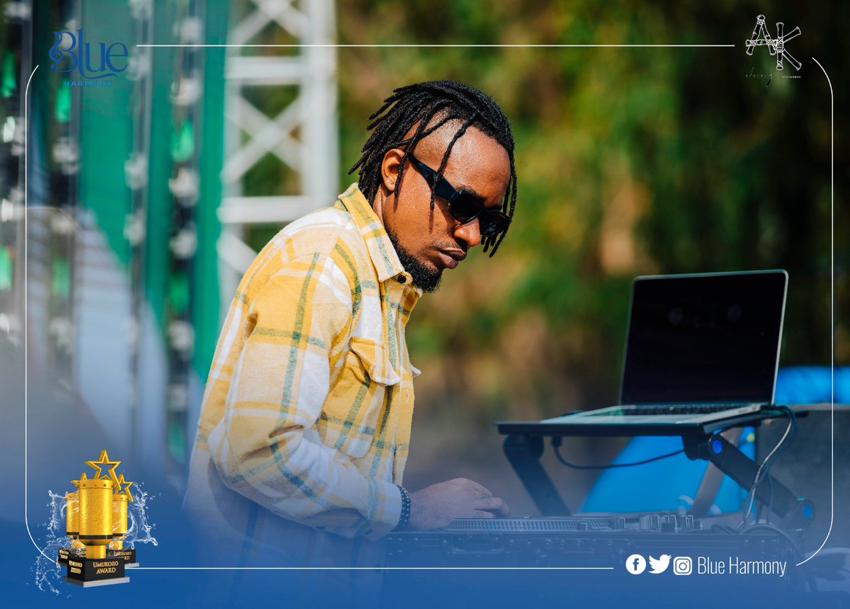 blueharmonie7's tweet photo. Dj Philbite vient de terminer sa premiere session  de mixage.Le playlist  était piloté par son titre   "Bahe ivyobikundira"

Soyez les bienvenus et venez nombreux 🤲🤲

#umukozo #Burundi #culture https://t.co/HvsWd7YlET