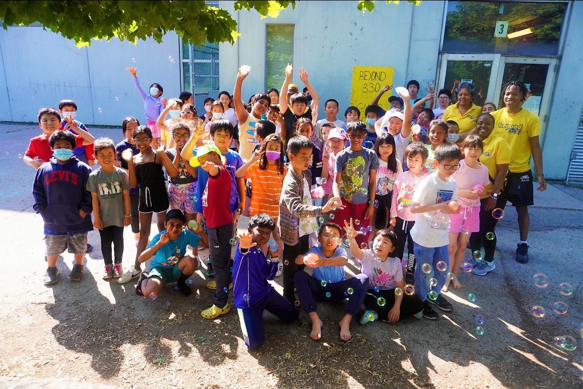 TFSS_'s tweet photo. πA huge thanks to @TELUS @FriendlyFutureΒ for generously donating $10K to our #beyond330Β after-school program! ππΒ This donation will help us purchase much-needed laptops for our kids + empower them w/ the tools they need to succeed in today's digital world π»π #FriendlyFuture https://t.co/35BRU78q7U