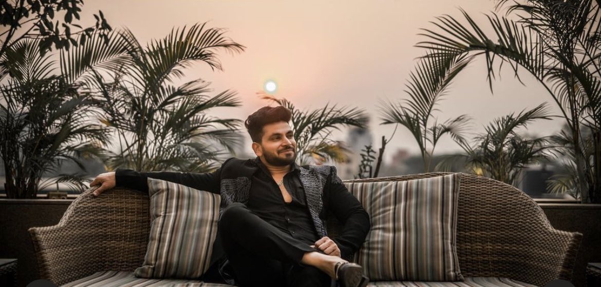 Way #ShivThakare carried him after his journey of #BB16 is top notch, he has been doing all the best things for his Bollywood Debute.

" MARD MARATHA SHIV THAKARE "