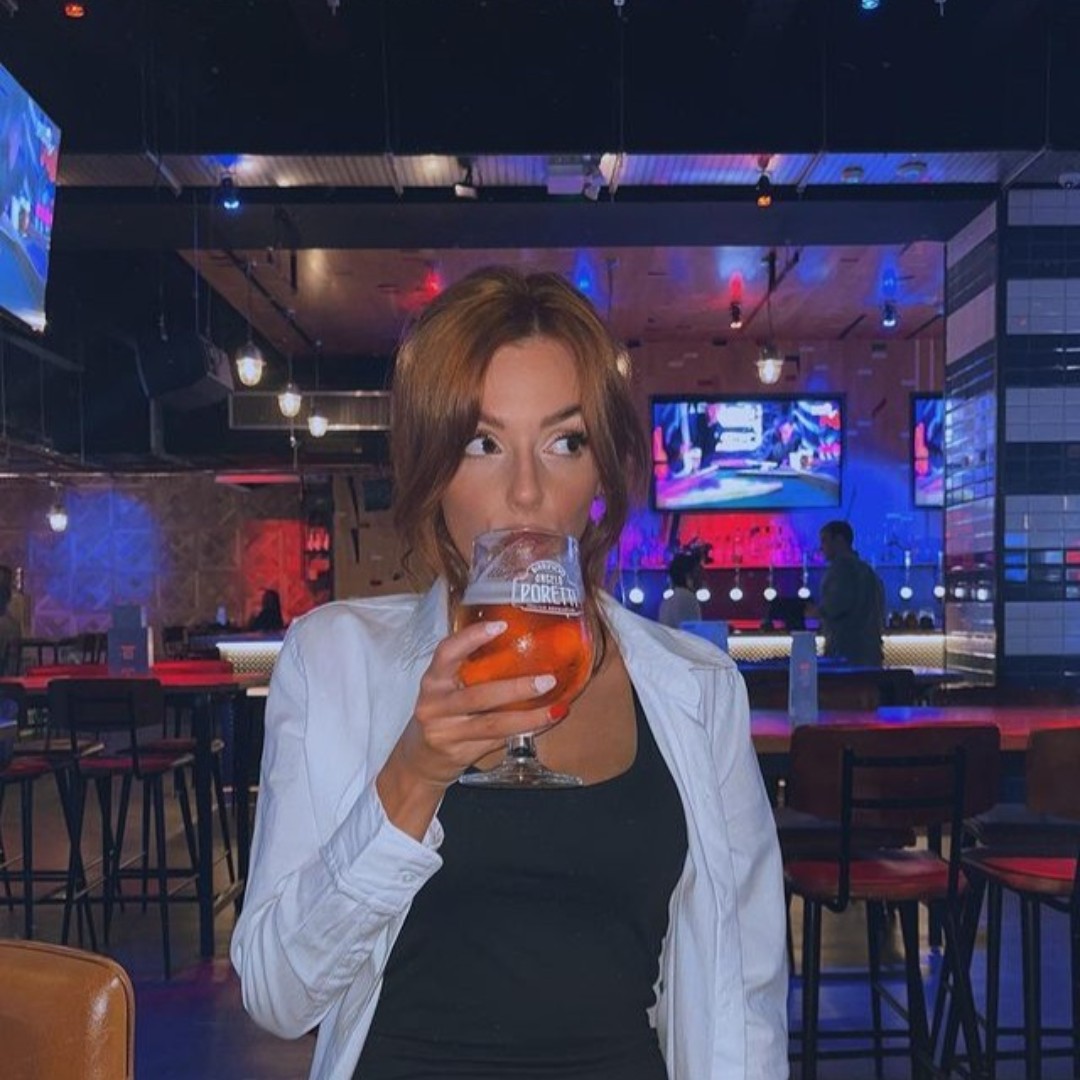 Fancy a pint? We've 16 lines of draft and local lines at Roxy to choose from🍻 
📸 @cllaire_x
#roxylanes #fridayfeeling #beer #afterworkdrinks