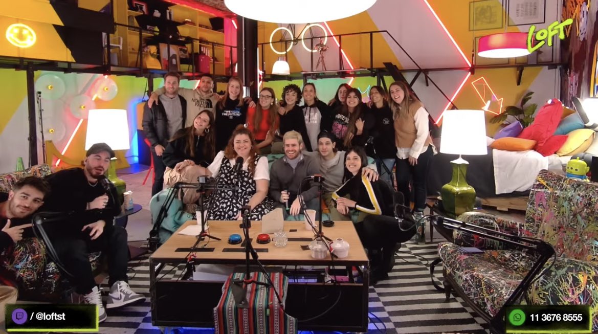 eeemiliano's tweet photo. Cande Molfese anunció que hoy es el último día que #LoftStream emitirá en vivo. Se tomarán un tiempo para repensar el proyecto, agregó que los resultados no fueron los esperados pero que está feliz con el equipo que formaron. https://t.co/5NFraU5pvL