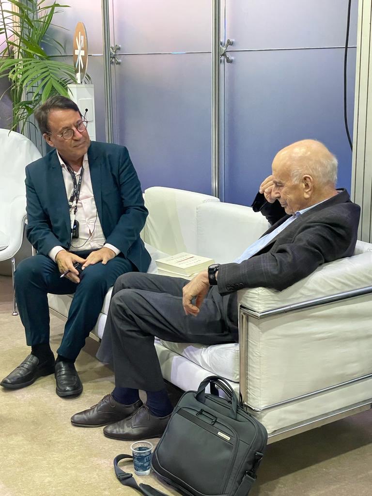 joaoborges's tweet photo. Com Daniel Jahneman, prêmio Nobel de Economia, momentos antes da brilhante palestres dele no ⁦@FEBRABANTECH⁩ https://t.co/1gG9yQbSMw