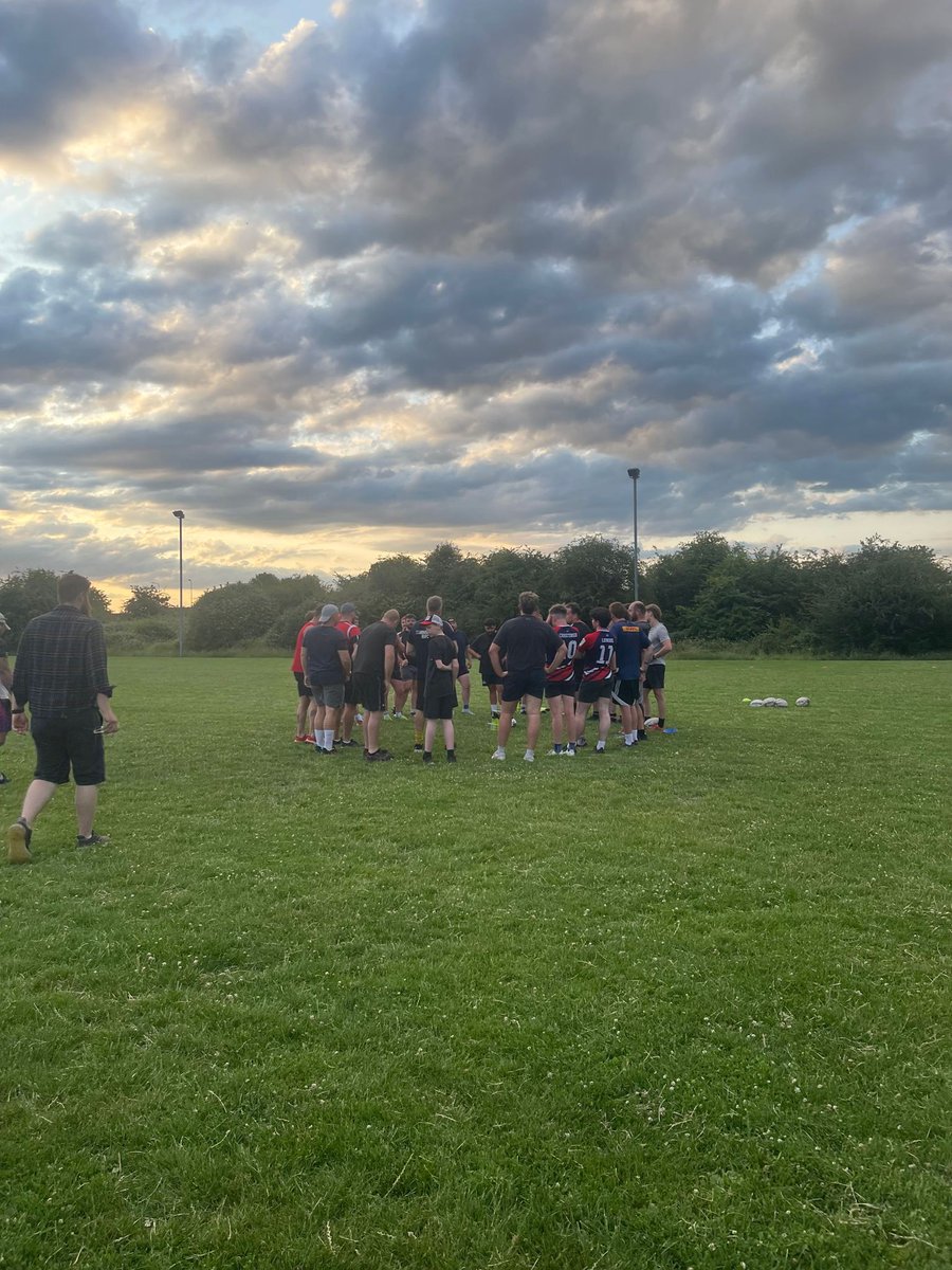 GroveRFC's tweet photo. Great start to the men's preseason last night. Over 30 players new and old taking part. If you would like to get involved come down Tuesdays and Thursdays evening from 645
#preseason
#newseason
#1stsession
#wearegrove
#groverfc
#rugby
#oneclub
#community
https://t.co/QBvtjm2Y31 https://t.co/VPdvafwv1s