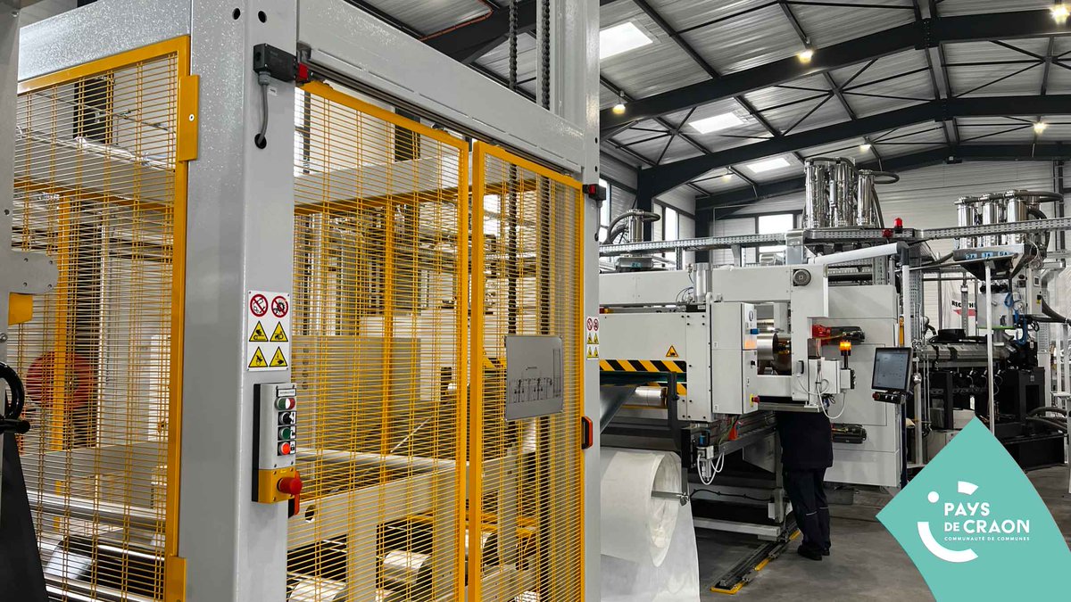 PaysCraon's tweet photo. [ÉCONOMIE] 
➡️L'agrandissement de 740m² de l'entreprise #Algoplast, à Ballots, est terminé. 
🆕La nouvelle ligne d'extrusion alimentée en #matièresrecyclées est installée, permettant à l'usine de doubler sa production tout en optimisant sa consommation d'énergie 🔋

#PaysdeCraon https://t.co/XHMUlBXoGQ