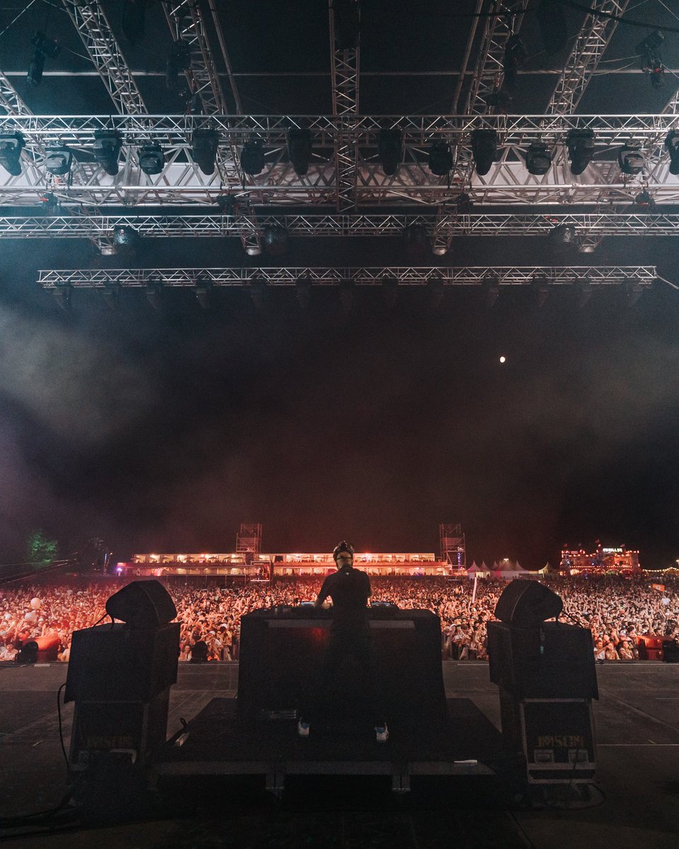 BB_BORISBREJCHA's tweet photo. One night at Garorock 🇫🇷 
Thank you! ♥️
_
📸 @whoisdrdrew 
🎥 leon_kluetsch 
#onenight #garorock #france #joker https://t.co/ZSXBg3kp3F