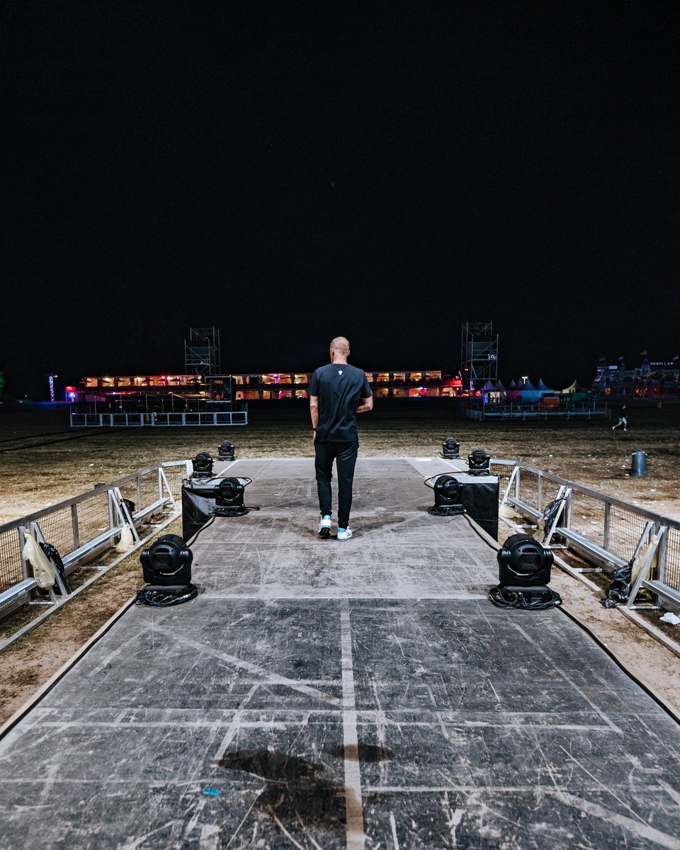 BB_BORISBREJCHA's tweet photo. One night at Garorock 🇫🇷 
Thank you! ♥️
_
📸 @whoisdrdrew 
🎥 leon_kluetsch 
#onenight #garorock #france #joker https://t.co/ZSXBg3kp3F