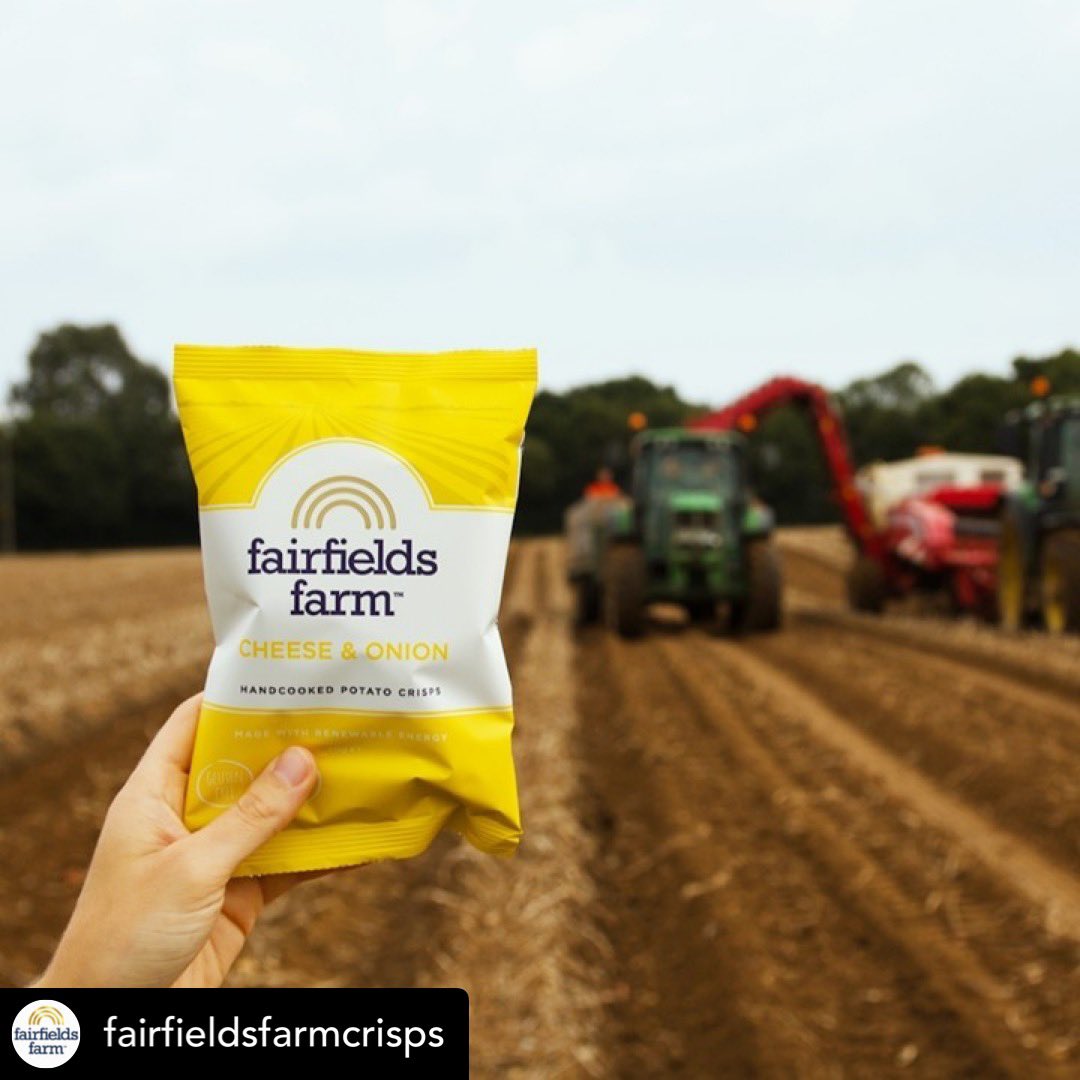 Foodari's tweet image. Have you given your customers the opportunity to enjoy a wonderful snack from @fairfieldsfarmcrisps? 

Hand cooked, vegan and gluten free in carbon net zero packaging, make sure you restock your bar today! 💚

Posted @withregram • @fairfieldsfarmcrisps